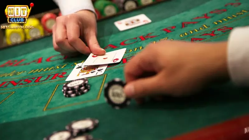 So sánh trải nghiệm chơi Baccarat đổi thưởng tại Hit Club Casino với các sòng bạc trực tuyến khác