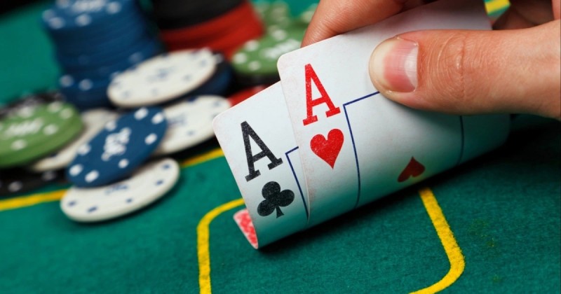 Luật chơi Poker không đơn giản nhưng khá dễ hiểu sau từ 2 đến 3 ván chơi